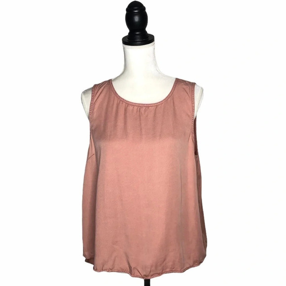 C&C California Valentines Day Pink Button Back Date Night Sleeveless Blouse - Picture 3 of 7